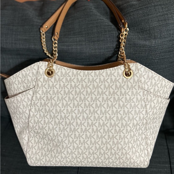 Like New! Michael Kors Jet Set JST Large Chain Shoulder Bag - Picture 5 of 10